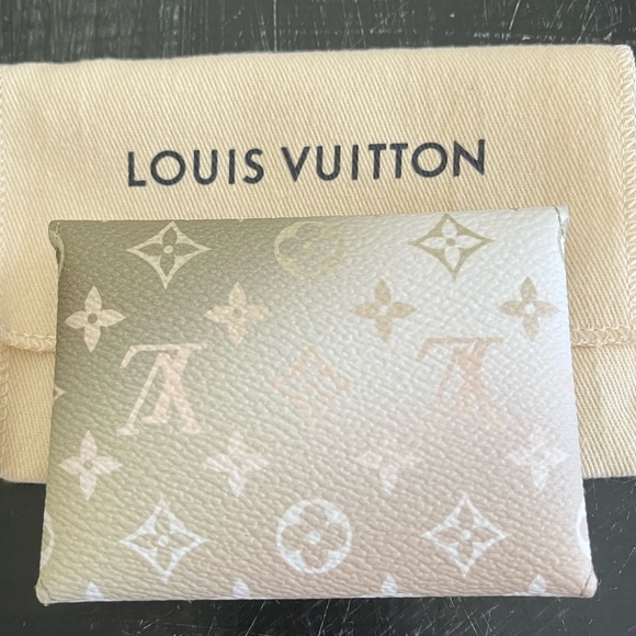 Louis Vuitton Kirigami Pouch - Picture 4 of 9